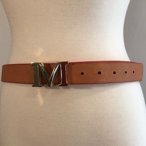 Initial M reversible belt